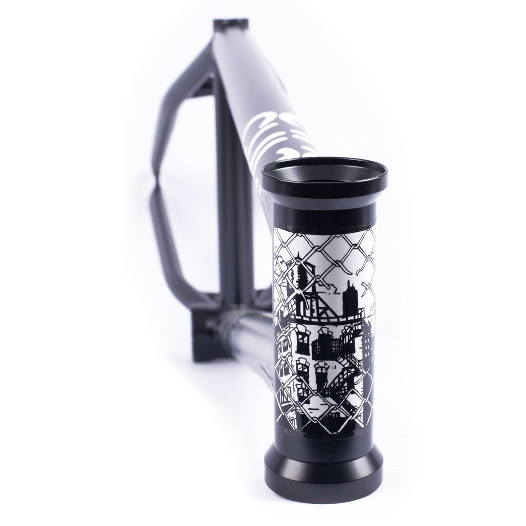 Cult Dehart Frame