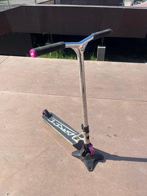 Grit Custom Complete Scooter - Silver/Chrome/Pink