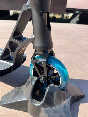 Grit Custom Complete Scooter - Black/Chrome/Blue