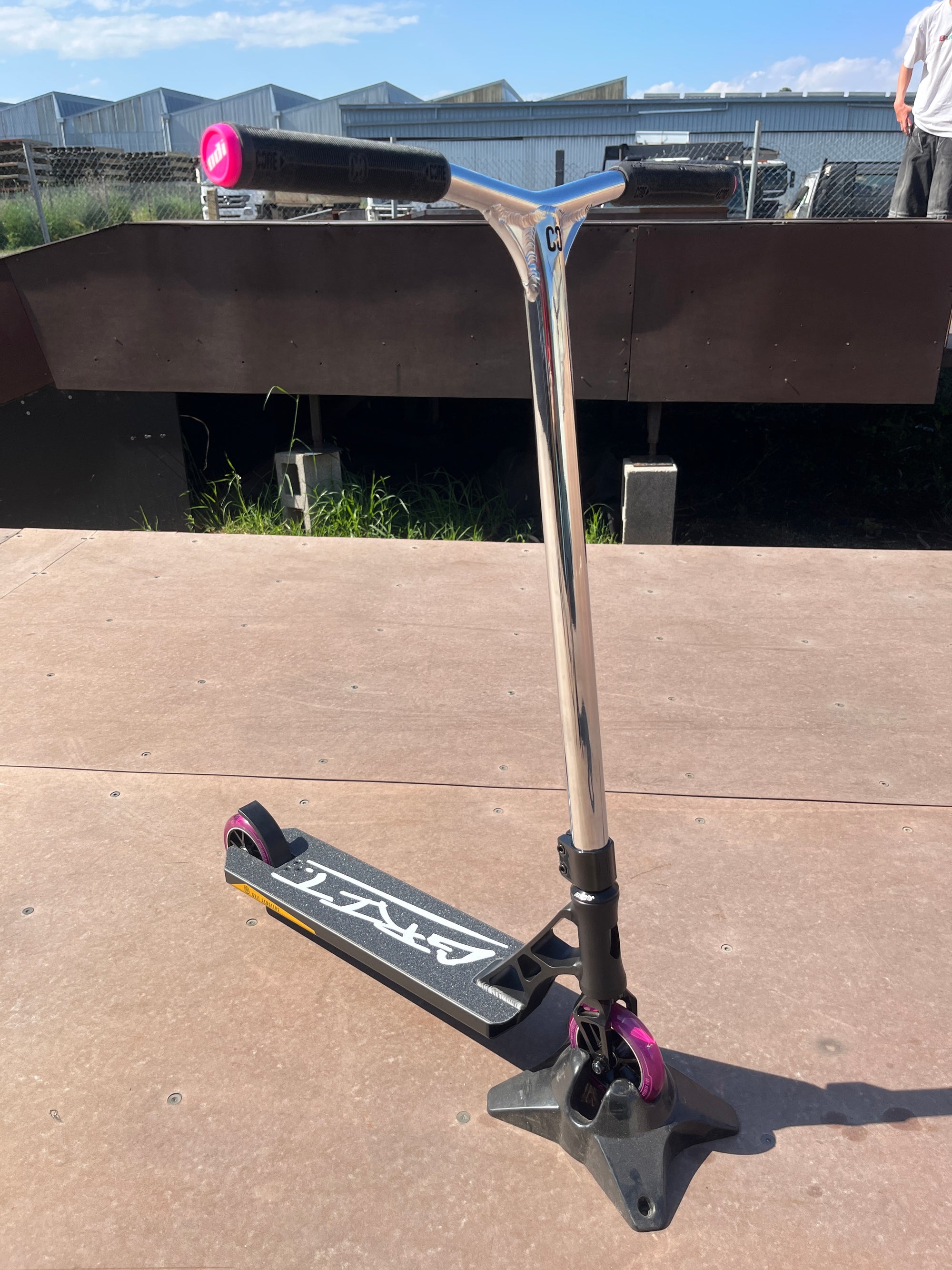 Grit Custom Complete Scooter - Black/Chrome/Pink